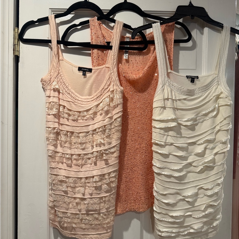 BCBGMAXAZRIA Orange Sparkle Tank in Med & Express Tank Tops Pink & Cream in XS.